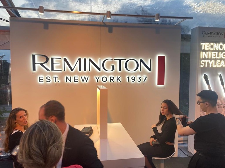 Stand Remington en el 15 aniversario de Vanitatis