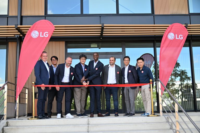 LG